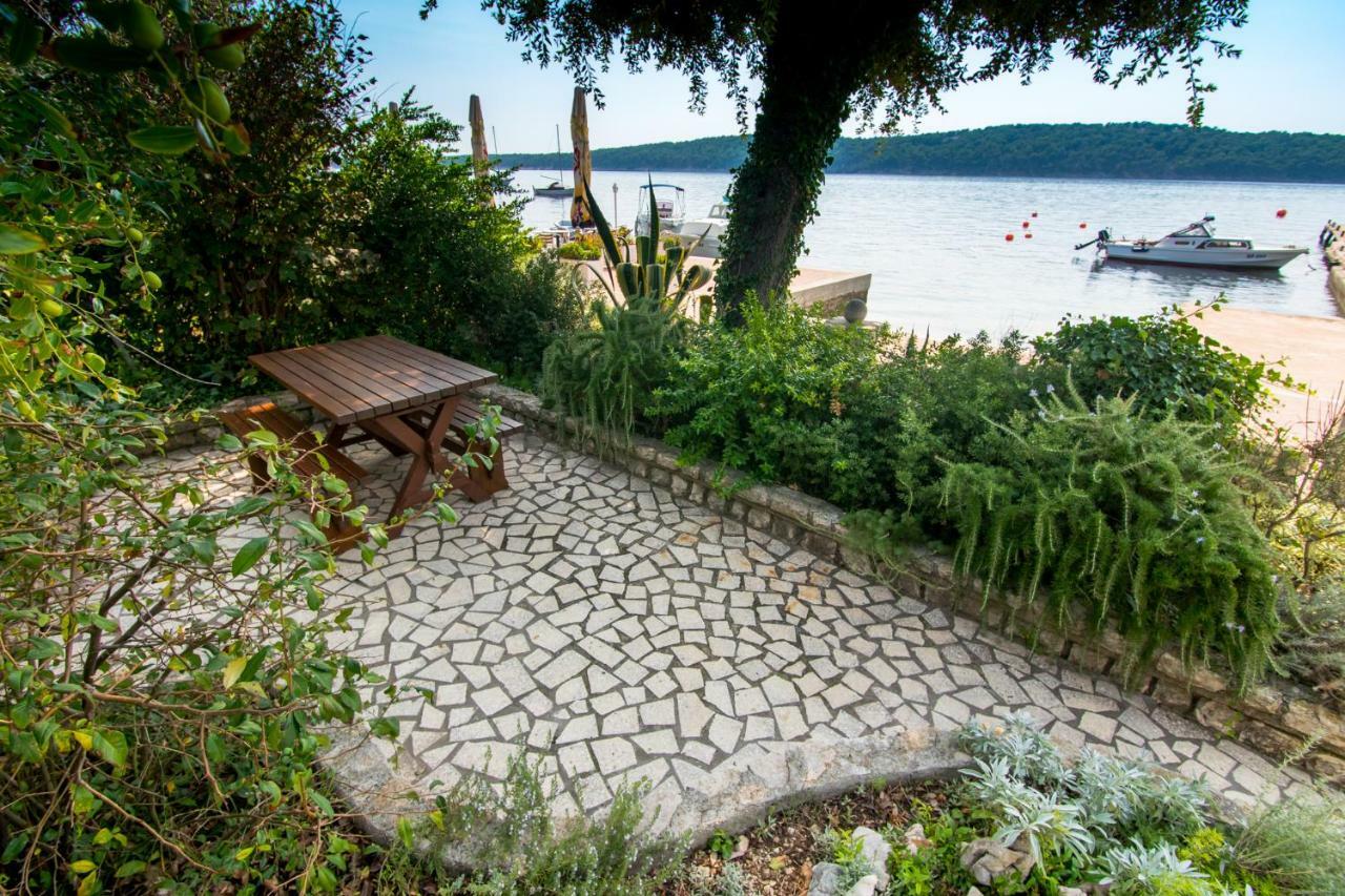 Picolo Paradiso Miljenko Debelic * Barbat na Rabu
